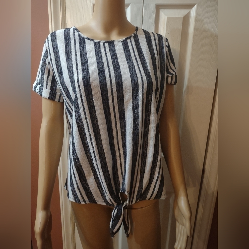 Kim & Cami womans size small short sleeve striped blouse shirt top
